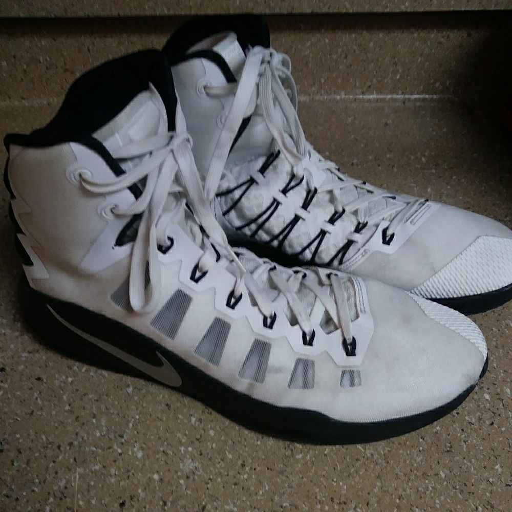 Hyperdunk nike basketball shoes